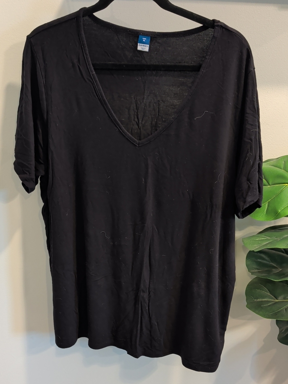 Old Navy Black V-Neck Short Sleeve Tee